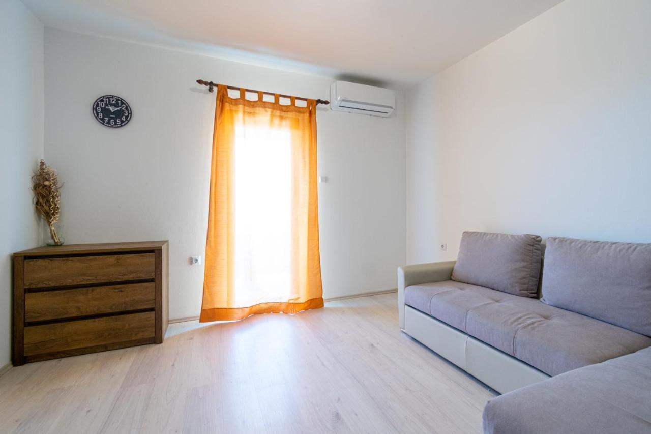 Apartments By The Sea Mandre, Pag - 3084 Kolan Extérieur photo