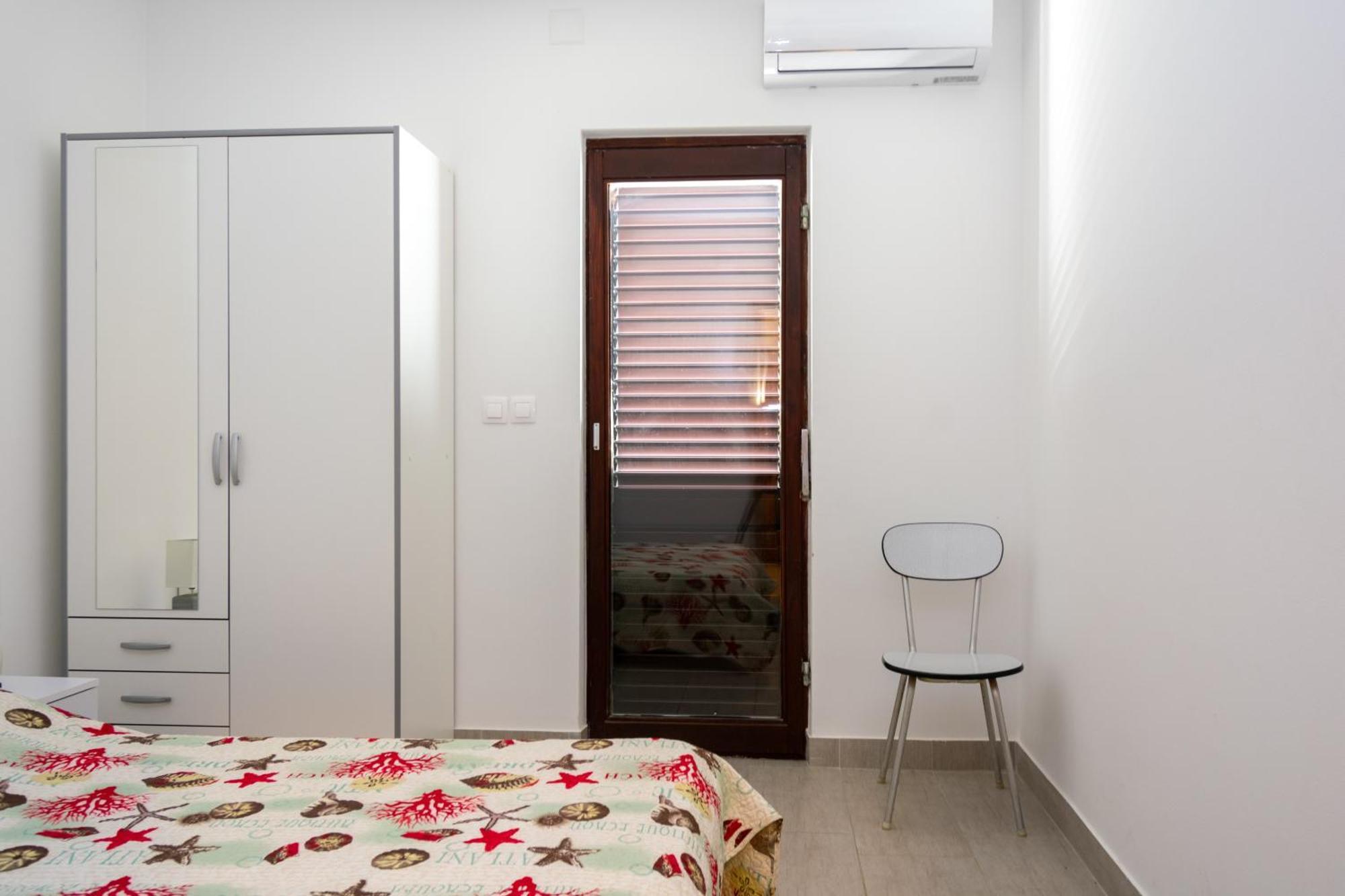 Apartments By The Sea Mandre, Pag - 3084 Kolan Chambre photo