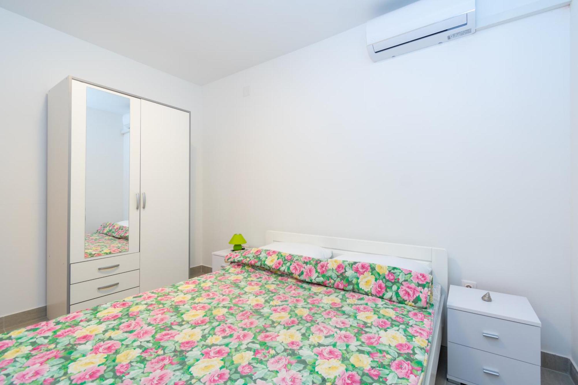 Apartments By The Sea Mandre, Pag - 3084 Kolan Chambre photo
