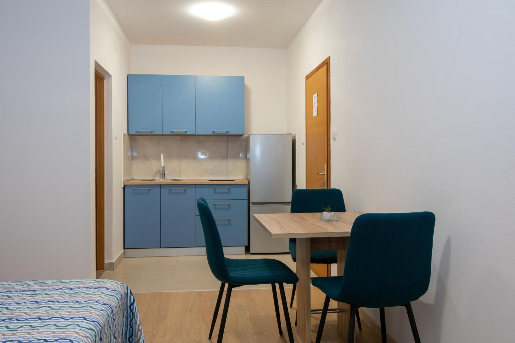 Apartments By The Sea Mandre, Pag - 3084 Kolan Chambre photo