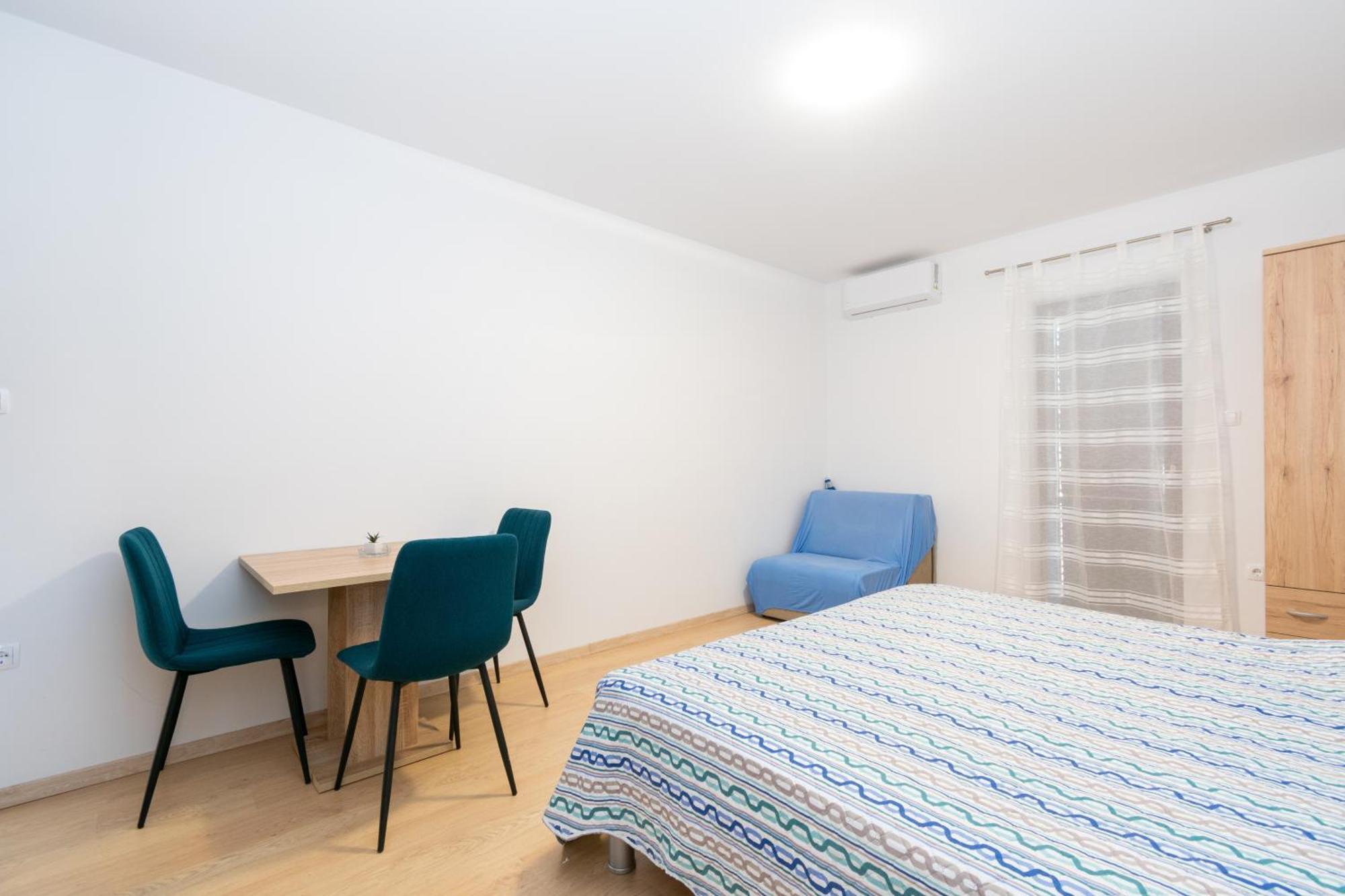 Apartments By The Sea Mandre, Pag - 3084 Kolan Chambre photo